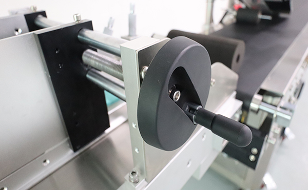 全自動轉(zhuǎn)角貼標機,自動轉(zhuǎn)角貼標機,轉(zhuǎn)角貼標機